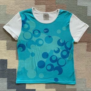 Vintage Nike Women’s Soft Short Sleeve Shirt Large